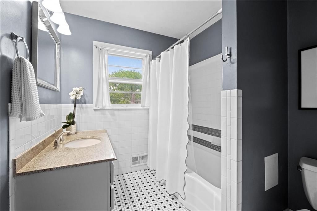 1104 W 89th Street — photo 20