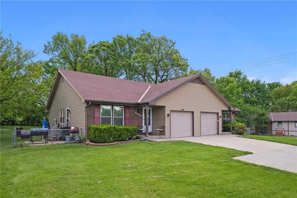 7001 Sobbie Road — photo 3