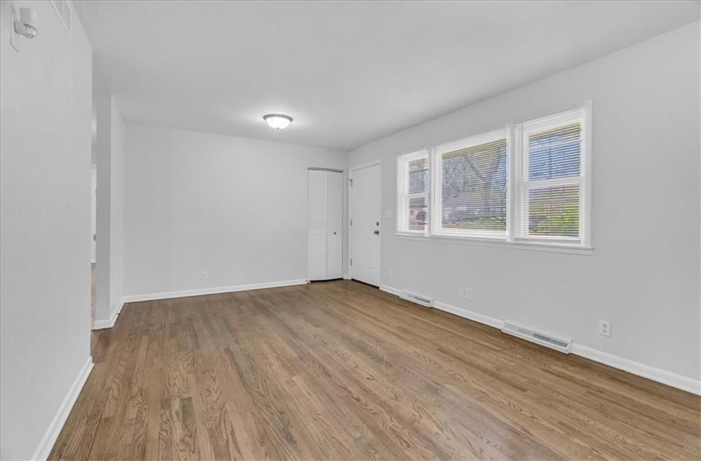 479 NE Meadowbrook Road — photo 11
