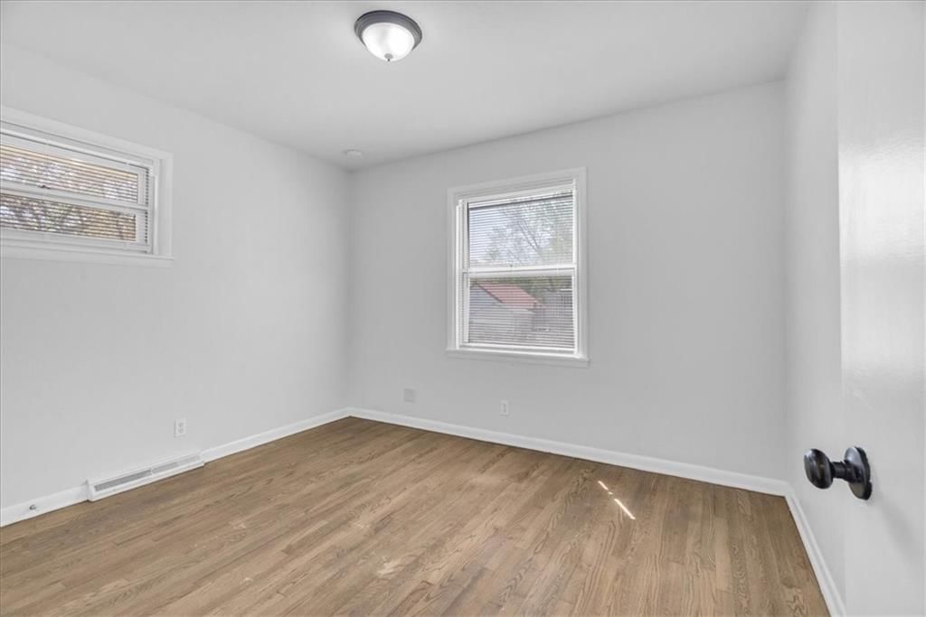 479 NE Meadowbrook Road — photo 21