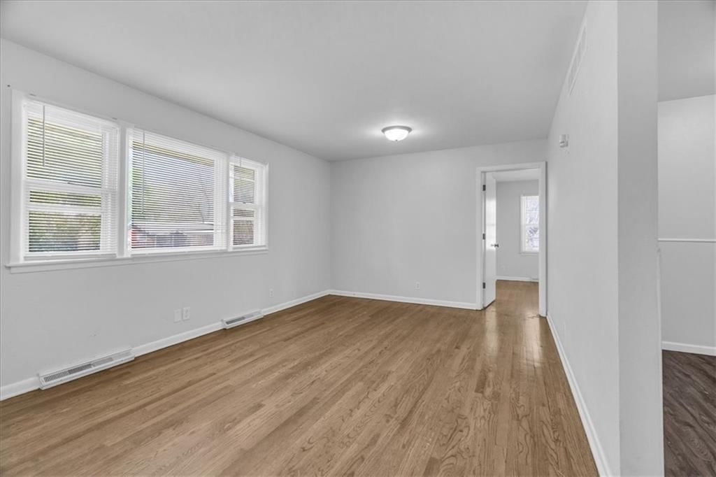 479 NE Meadowbrook Road — photo 10