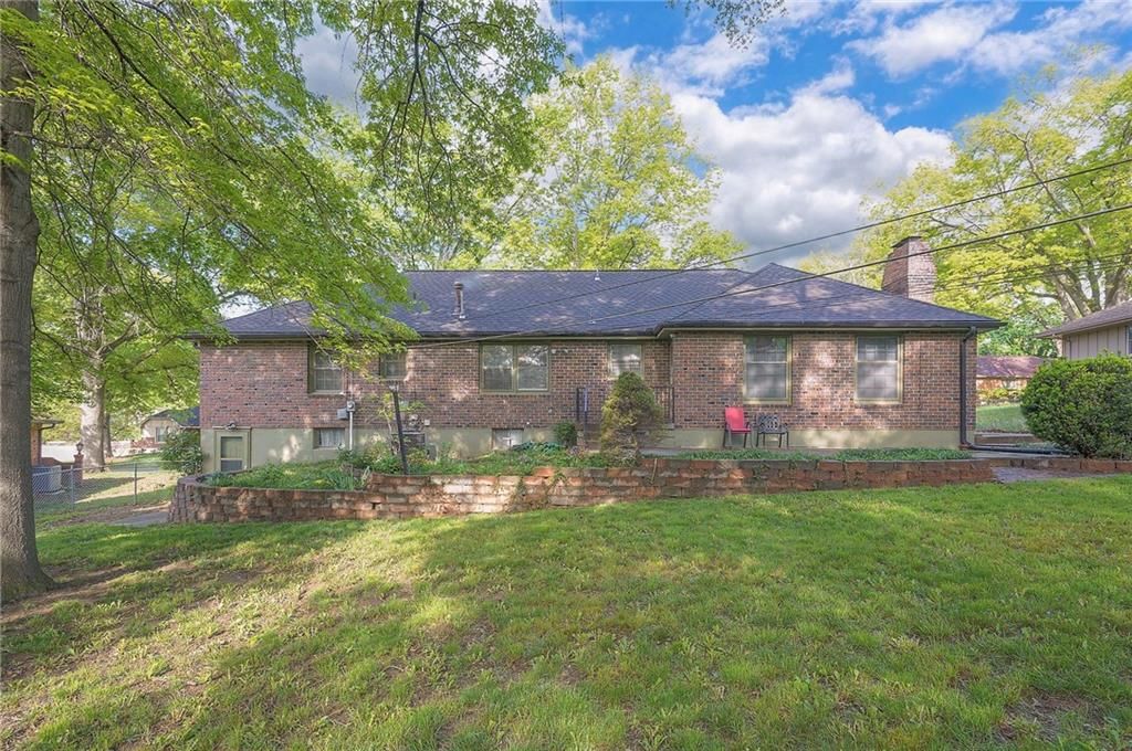 3913 Stonewall Avenue — photo 41