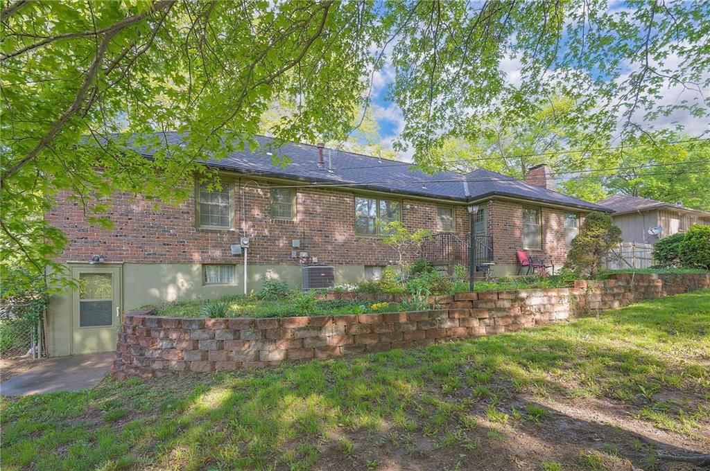3913 Stonewall Avenue — photo 44