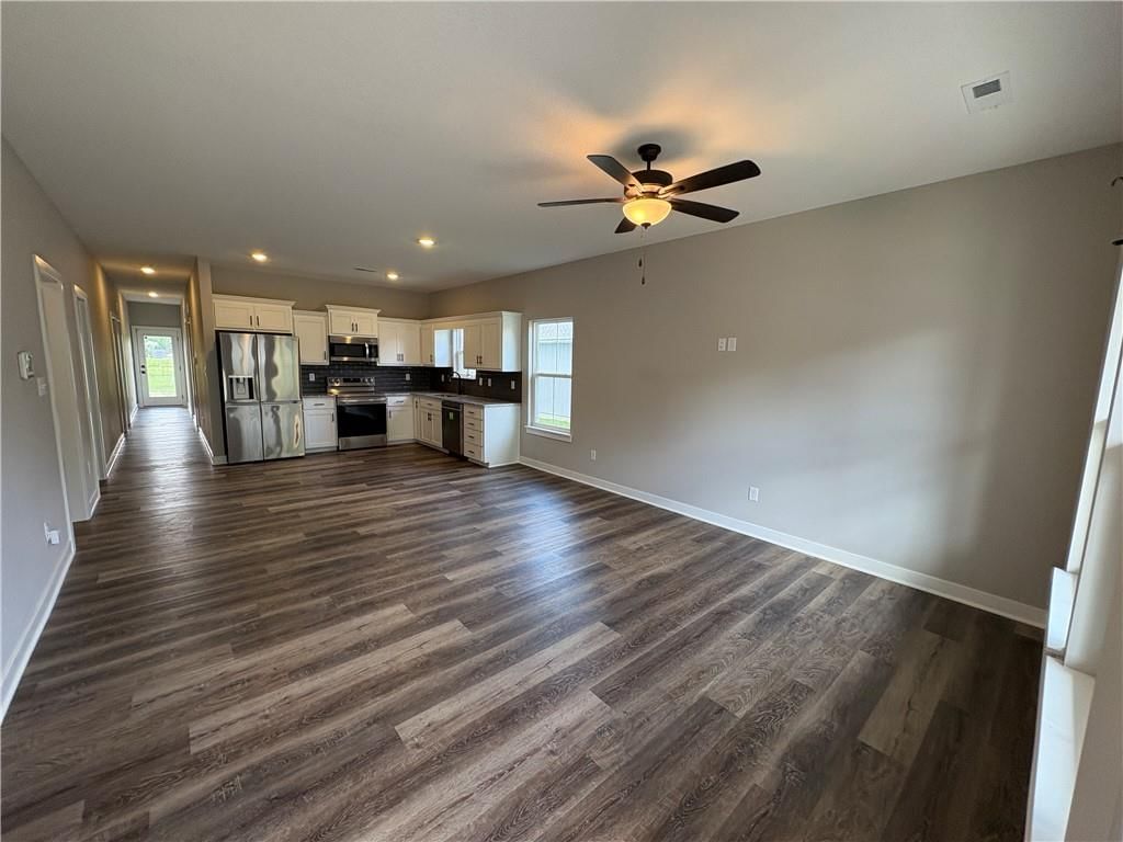 412 E Sea Avenue — photo 5