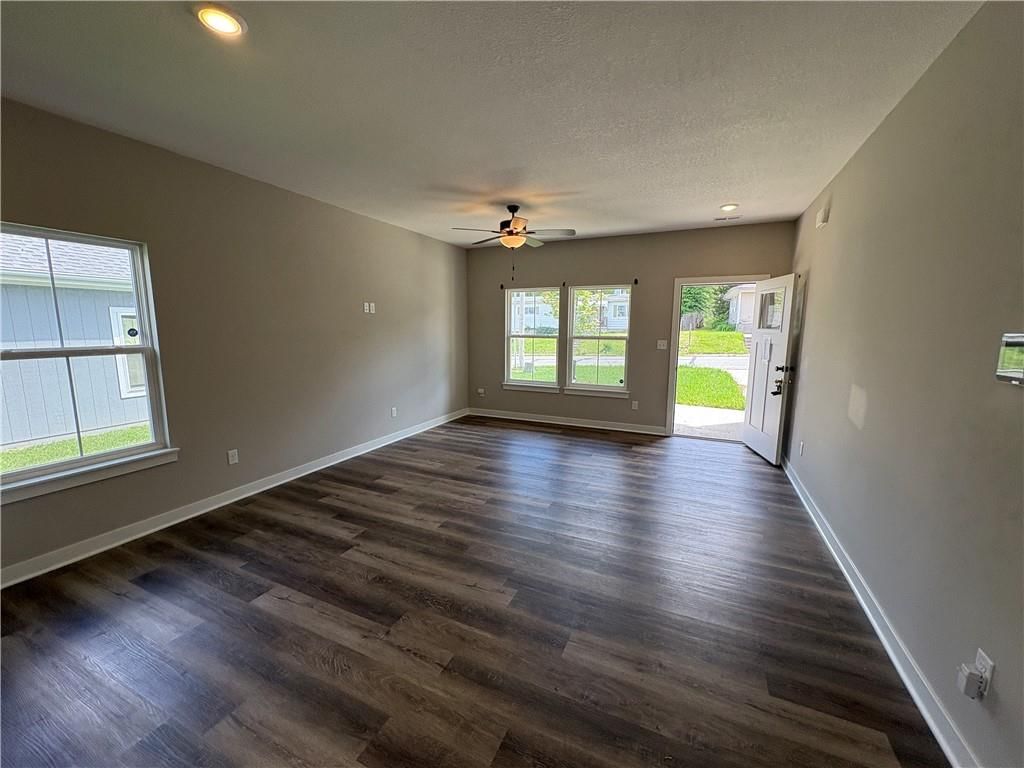412 E Sea Avenue — photo 7