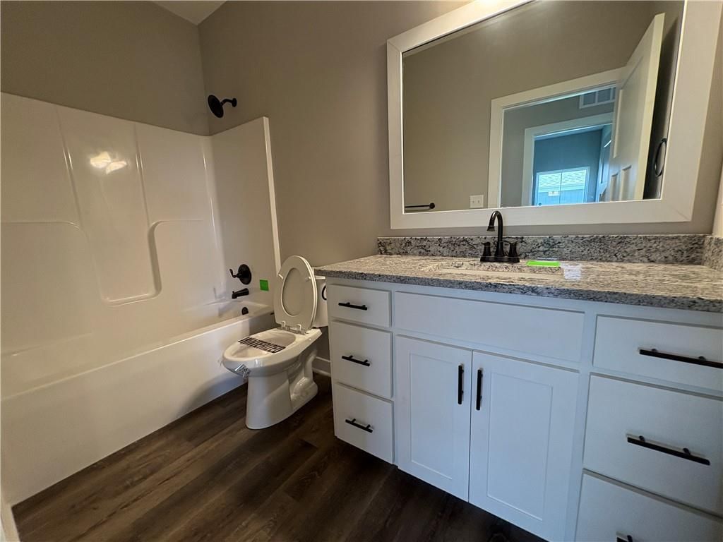 412 E Sea Avenue — photo 9