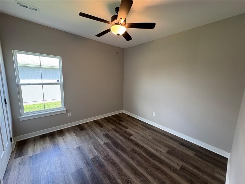 412 E Sea Avenue — photo 10