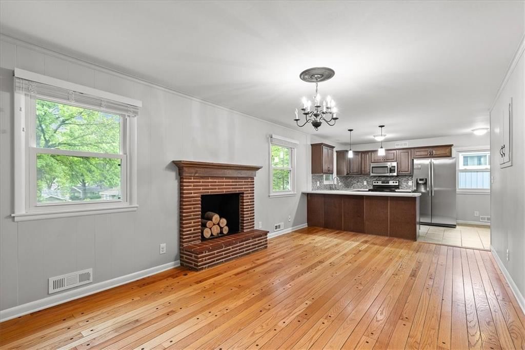 509 E 108th Terrace — photo 11