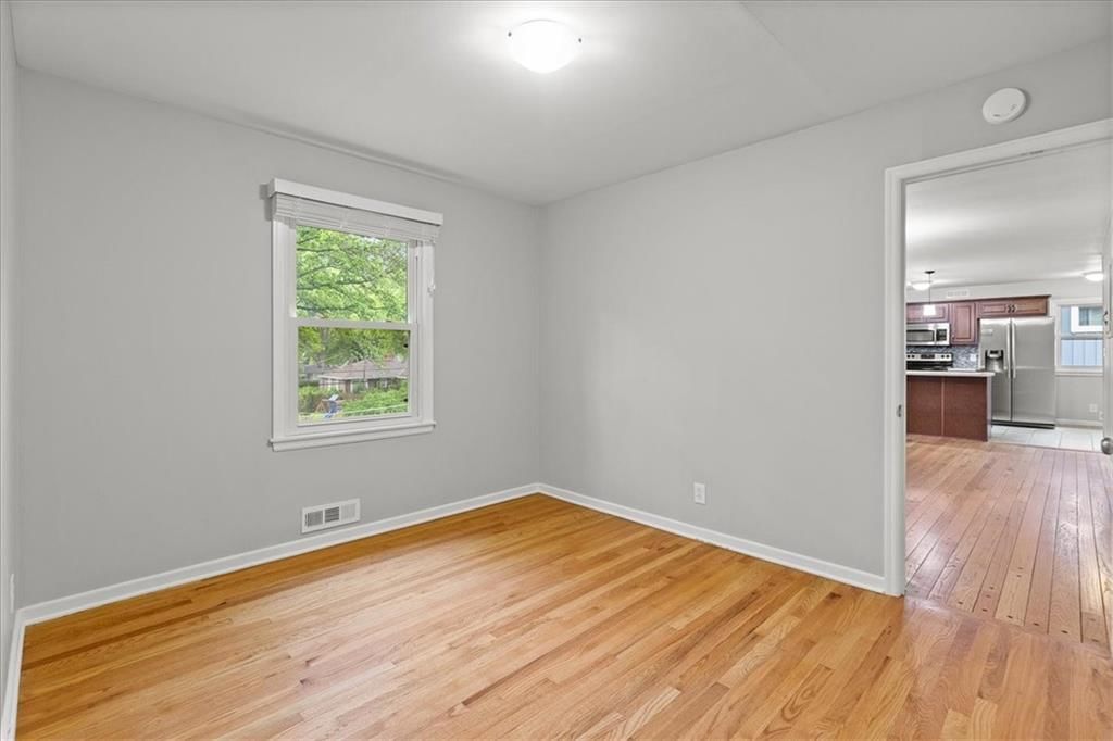 509 E 108th Terrace — photo 20