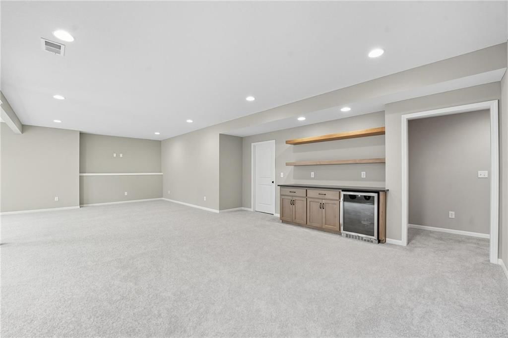 10519 N Liberty Street — photo 35