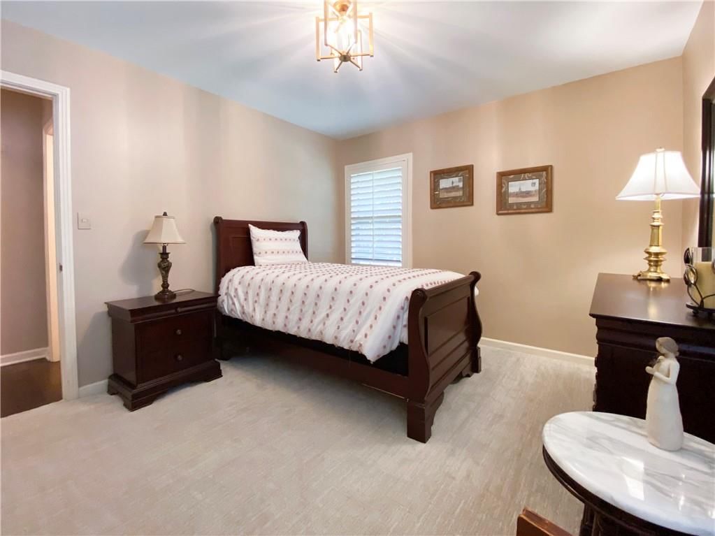 9511 Manor Road — photo 15