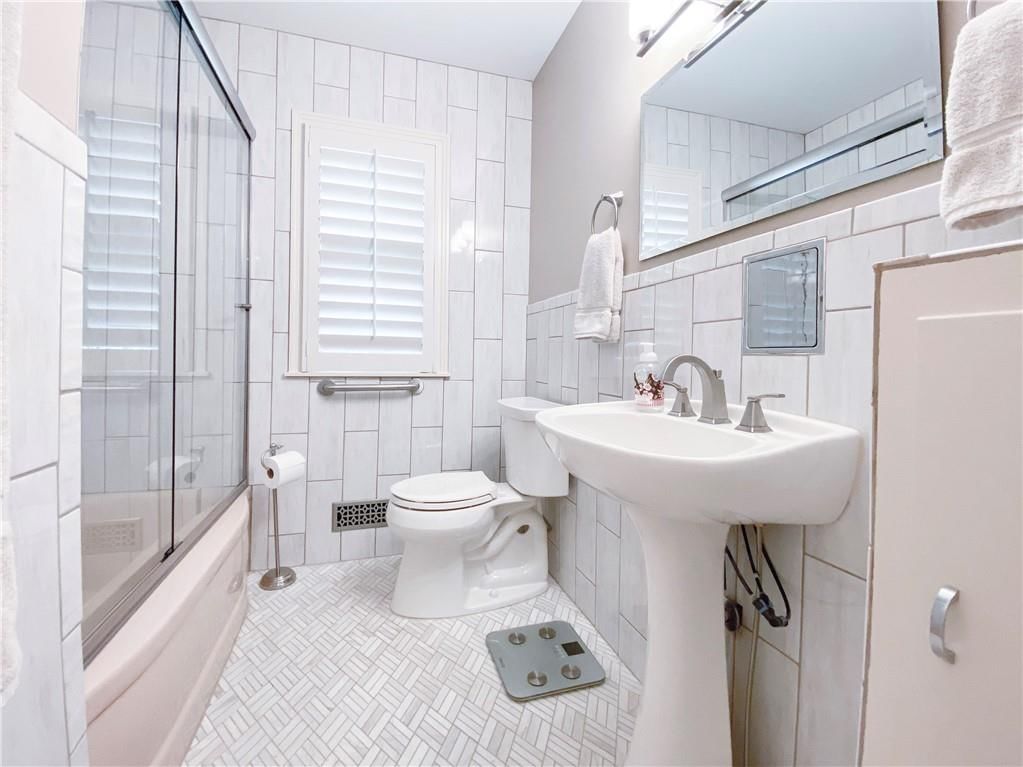 9511 Manor Road — photo 16