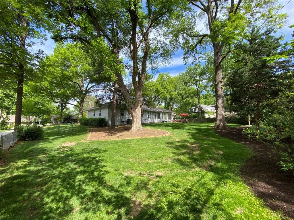9511 Manor Road — photo 30