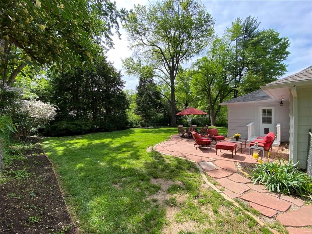 9511 Manor Road — photo 31