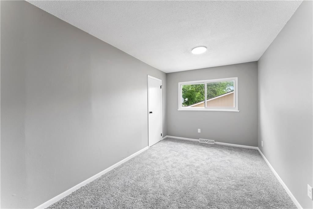11 240th Road — photo 13