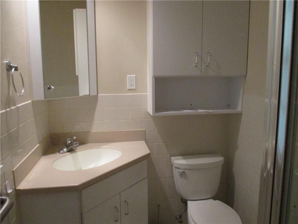408 E 13th Street — photo 32