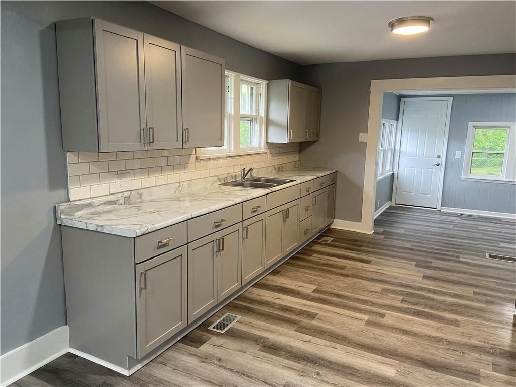 208 E Vassar Street — photo 9