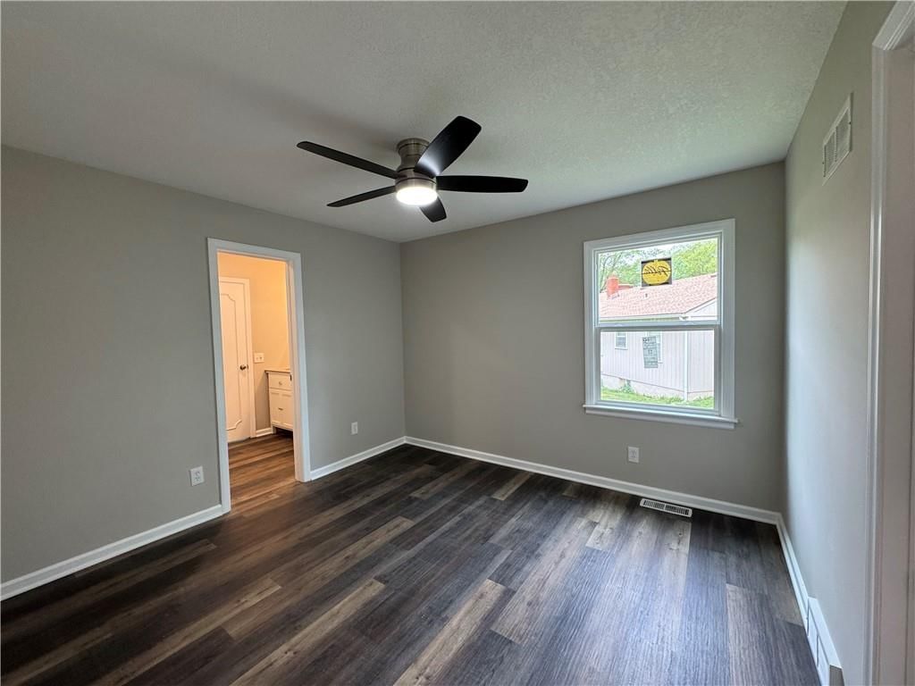 10905 E 59th Terrace — photo 15