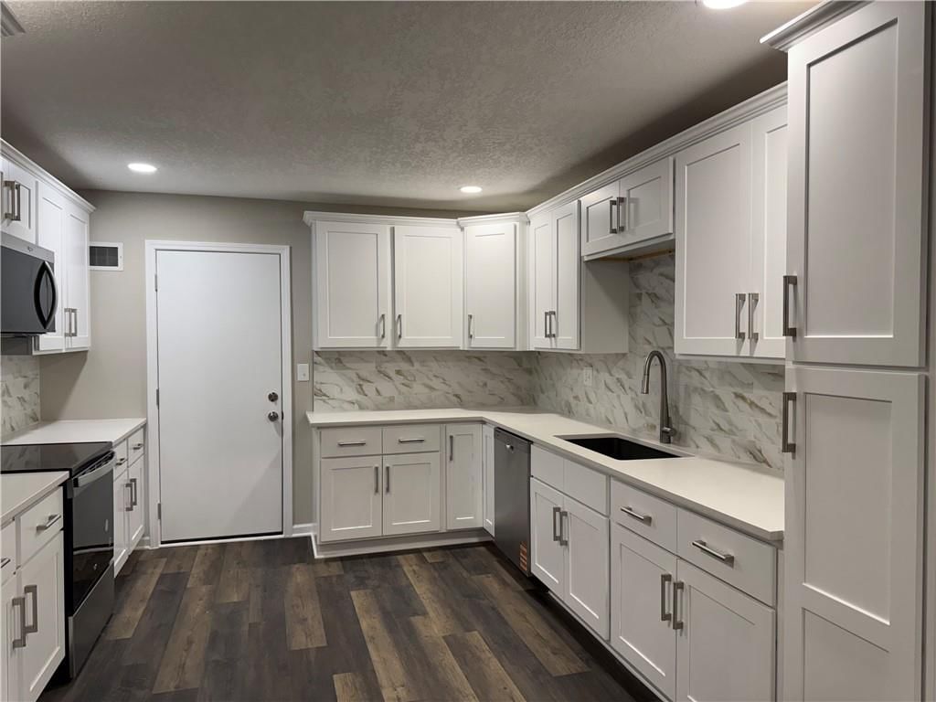 10905 E 59th Terrace — photo 5