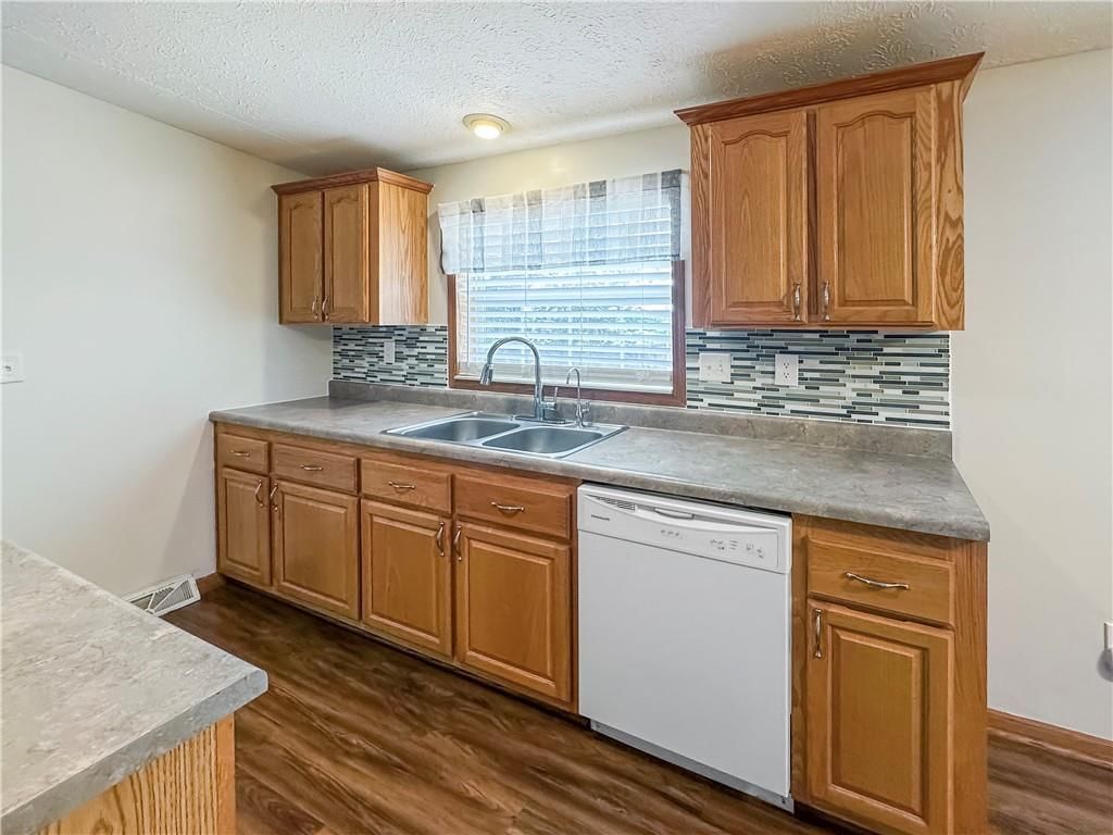 12448 Crestview Drive — photo 11