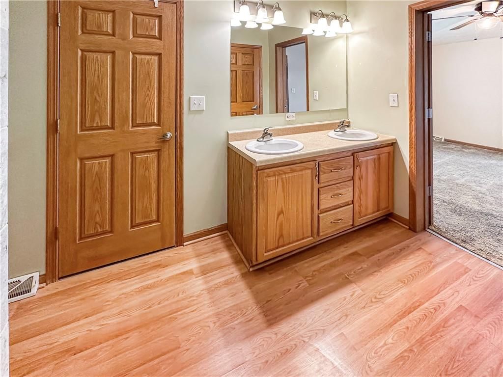 12448 Crestview Drive — photo 29