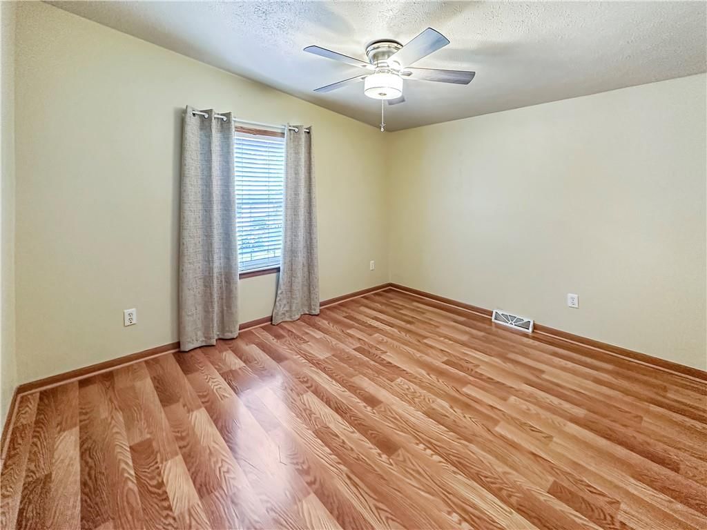12448 Crestview Drive — photo 32