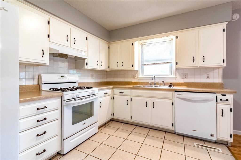 411 W Workman Street — photo 19
