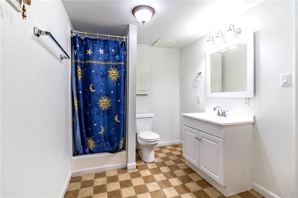 411 W Workman Street — photo 33