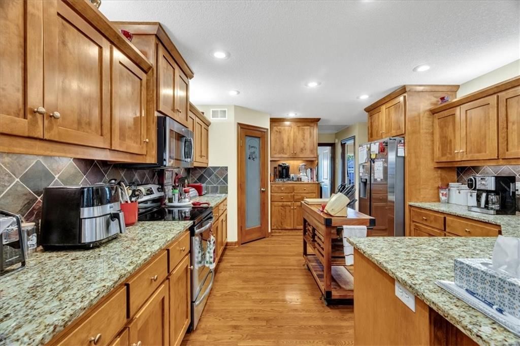 1700 NE Woodview Circle — photo 12