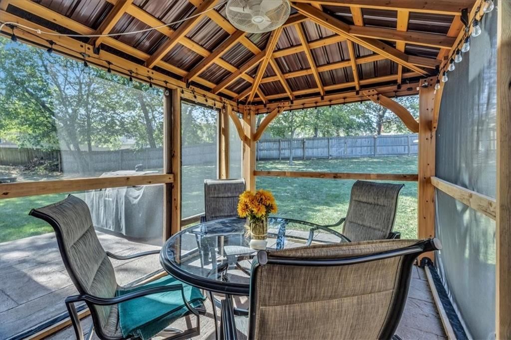 1700 NE Woodview Circle — photo 33