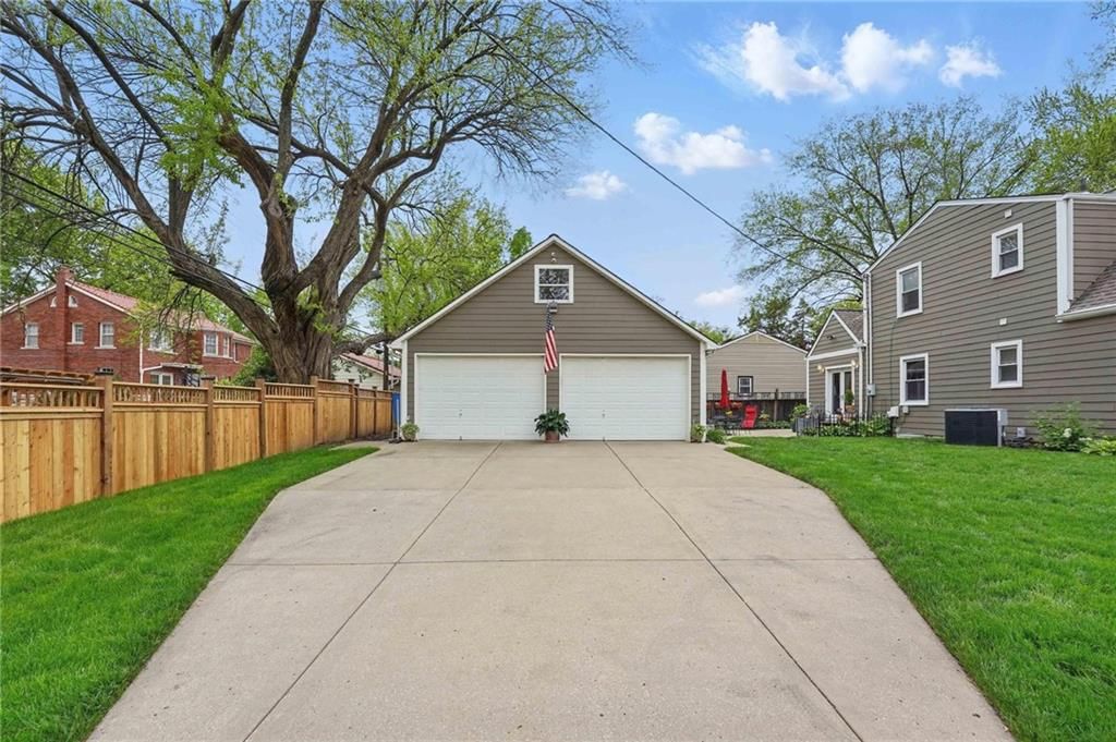 7405 State Line Road — photo 41