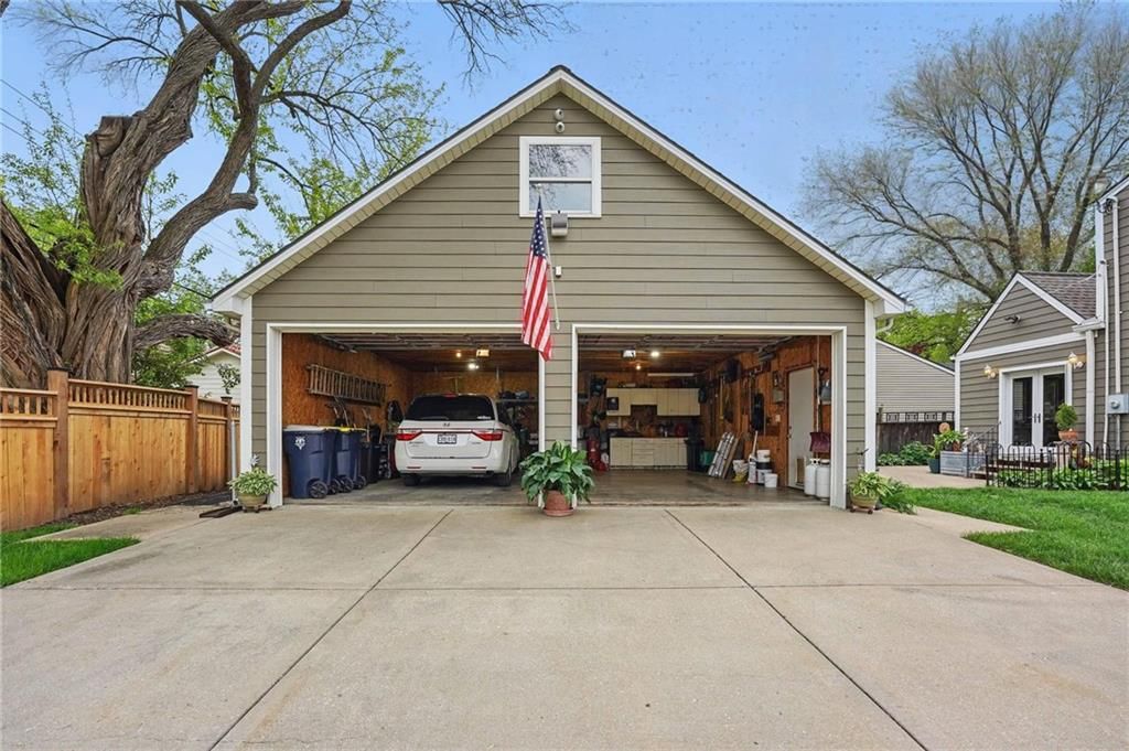 7405 State Line Road — photo 42
