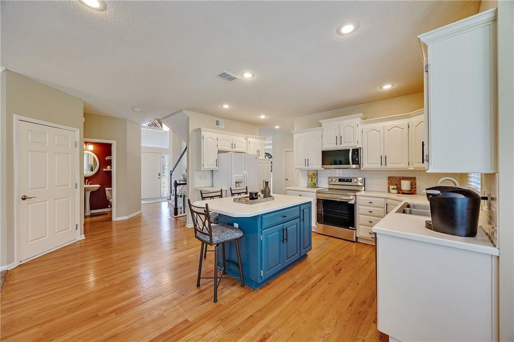 22420 W 44th Terrace — photo 5