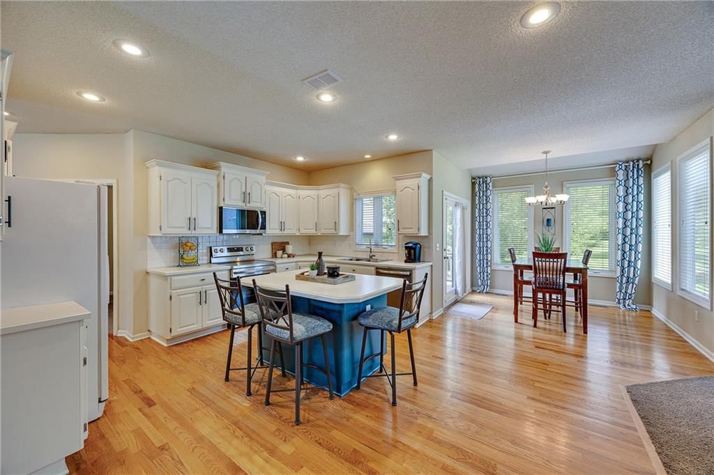22420 W 44th Terrace — photo 7