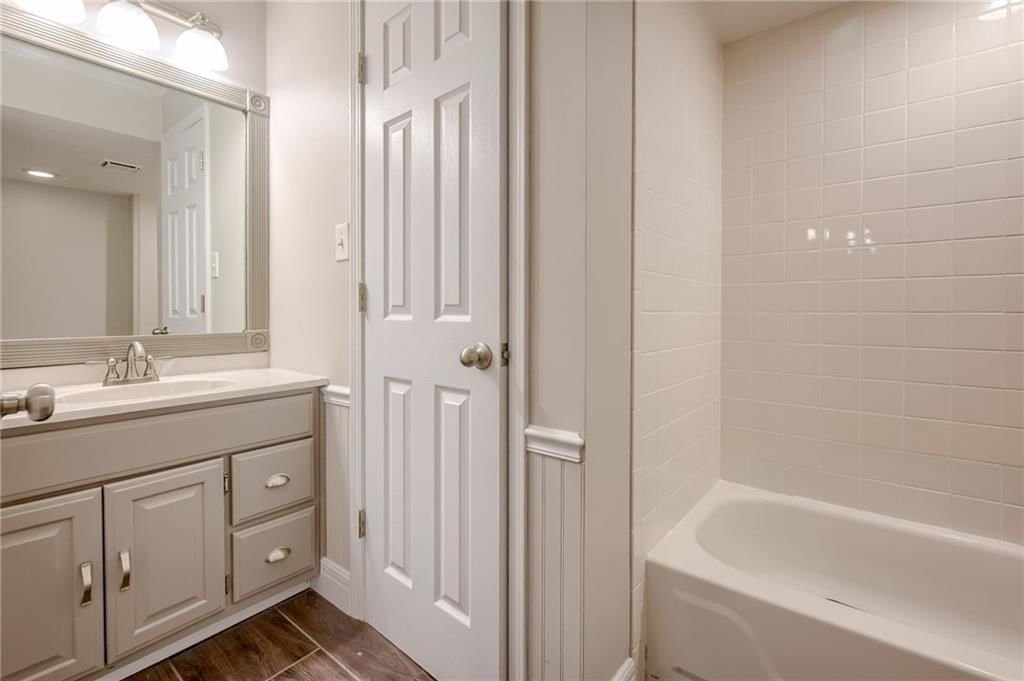 5732 N Jackson Drive — photo 30