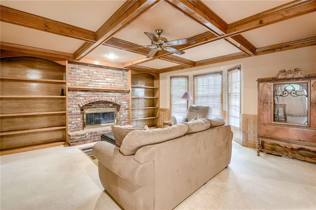 5732 N Jackson Drive — photo 8