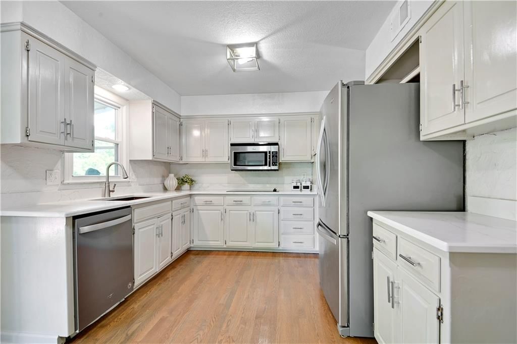 18608 W 66th Place — photo 10