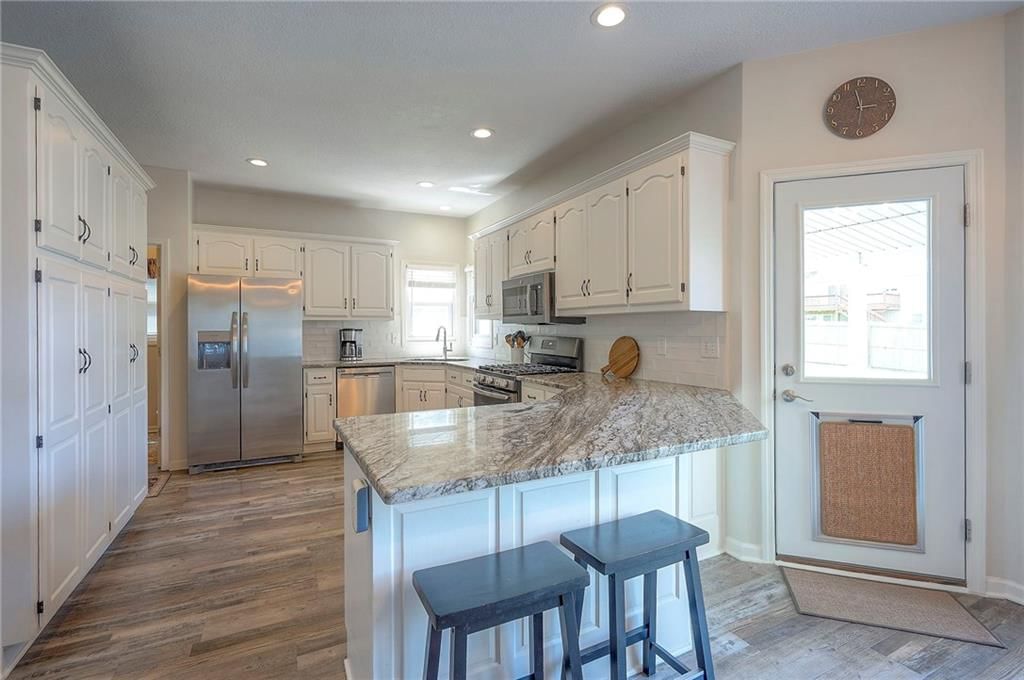 7355 N Shannon Avenue — photo 15