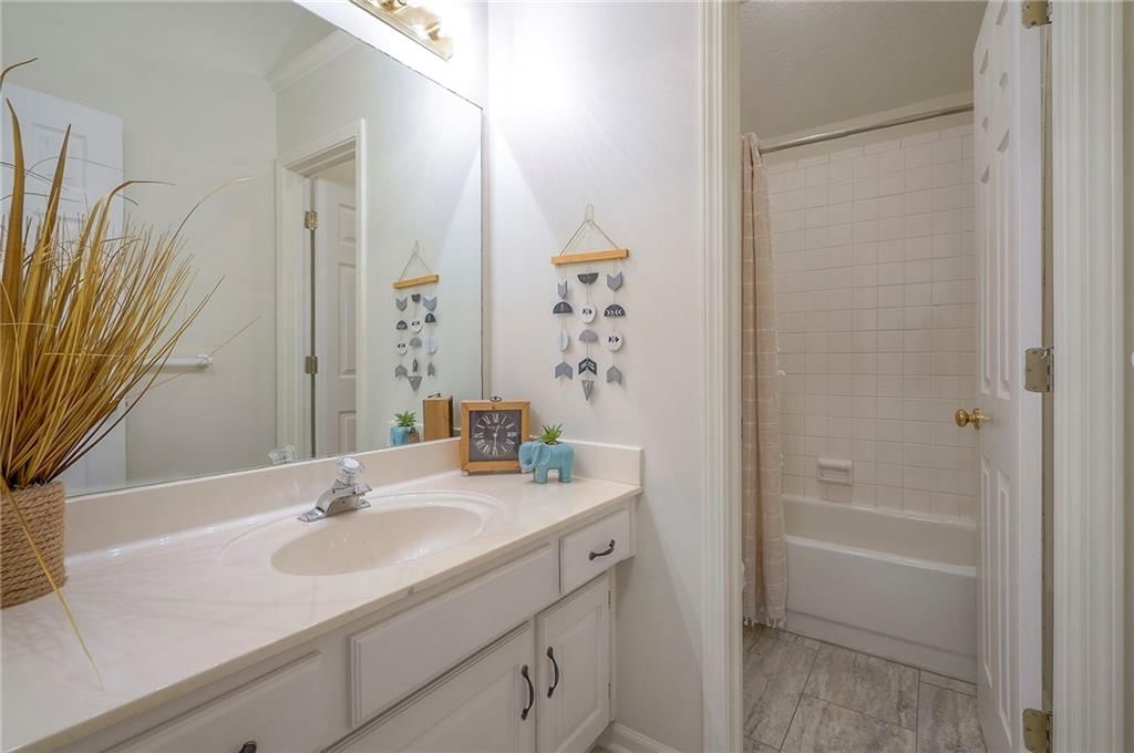 7355 N Shannon Avenue — photo 24