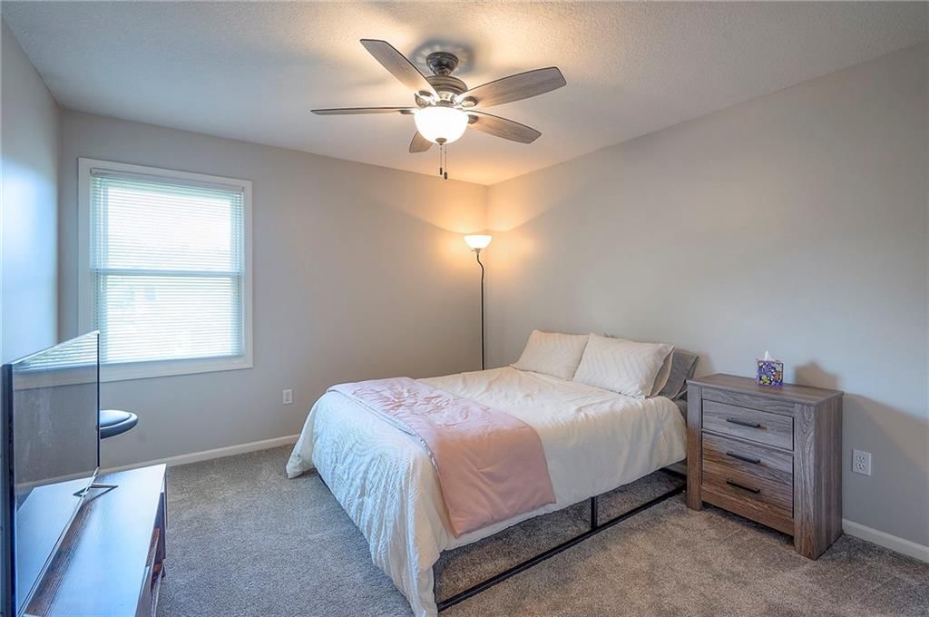 7355 N Shannon Avenue — photo 27