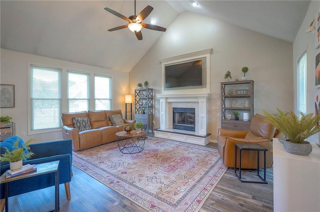 7355 N Shannon Avenue — photo 6