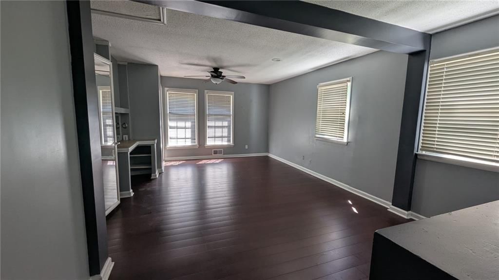 537 N Stevenson Street — photo 32