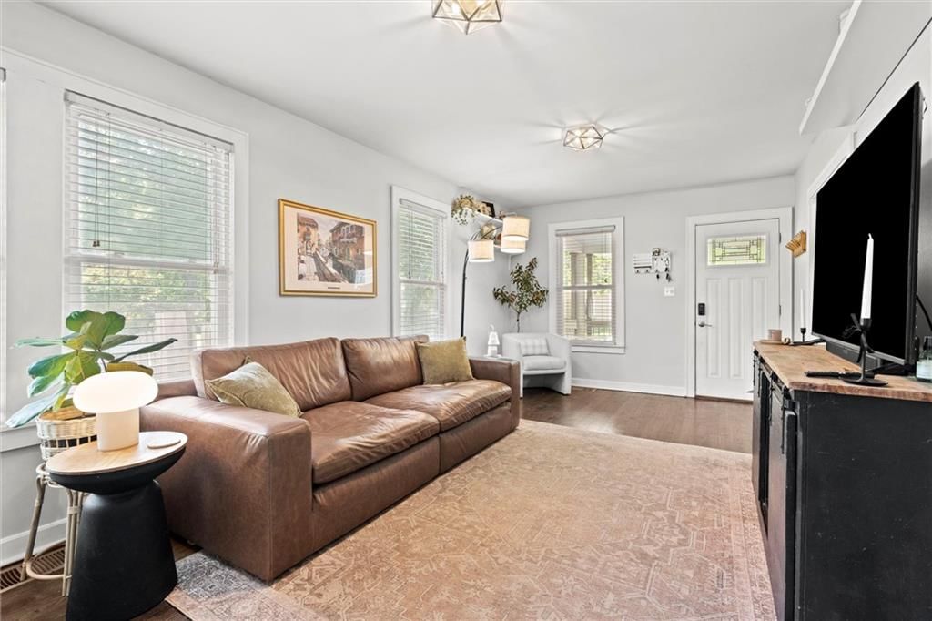4751 Canterbury Road — photo 9