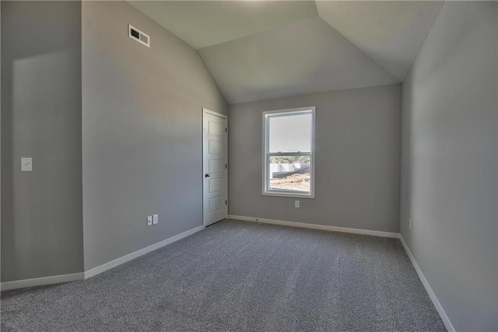 129 N Singletree Street — photo 38