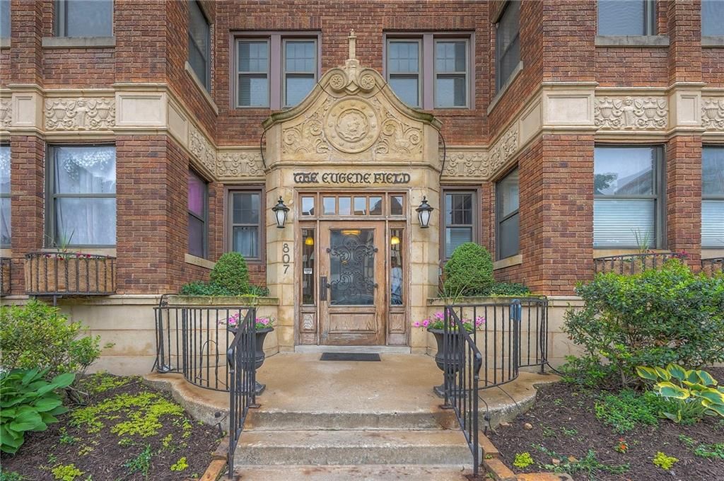 807 W 48TH Street, Kansas City, MO