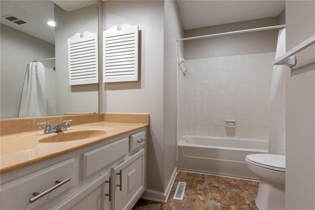 5769 N Anita Avenue — photo 21