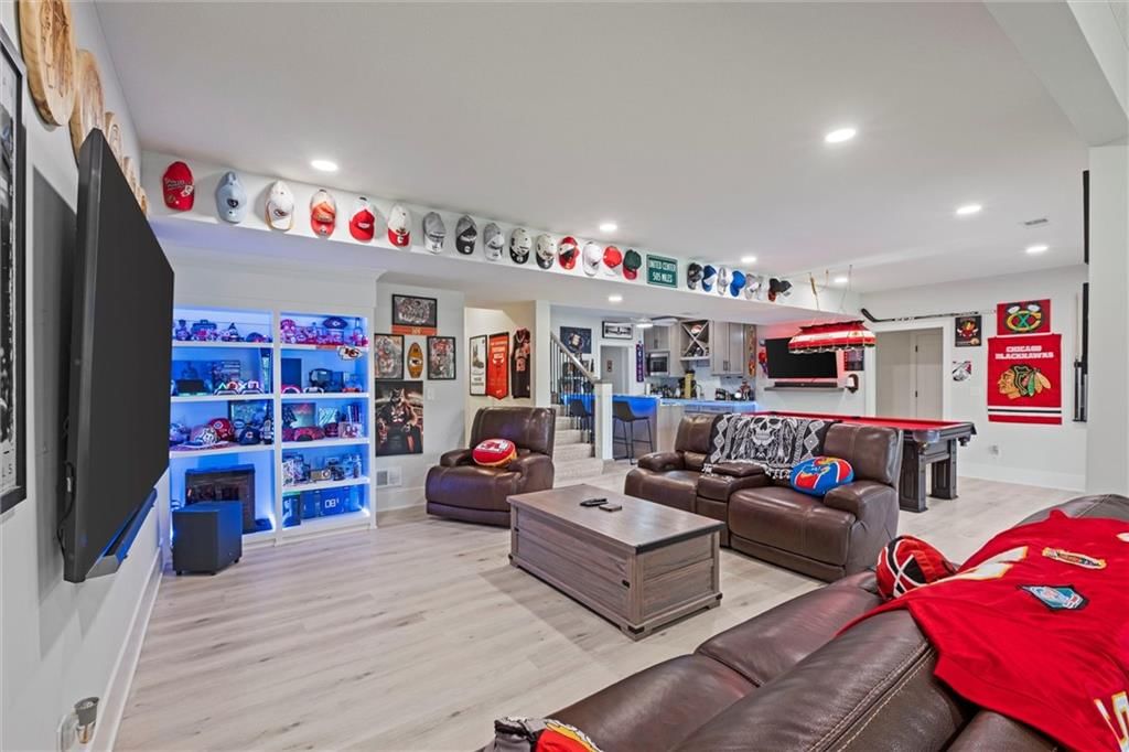 2625 SW Carlton Drive — photo 2