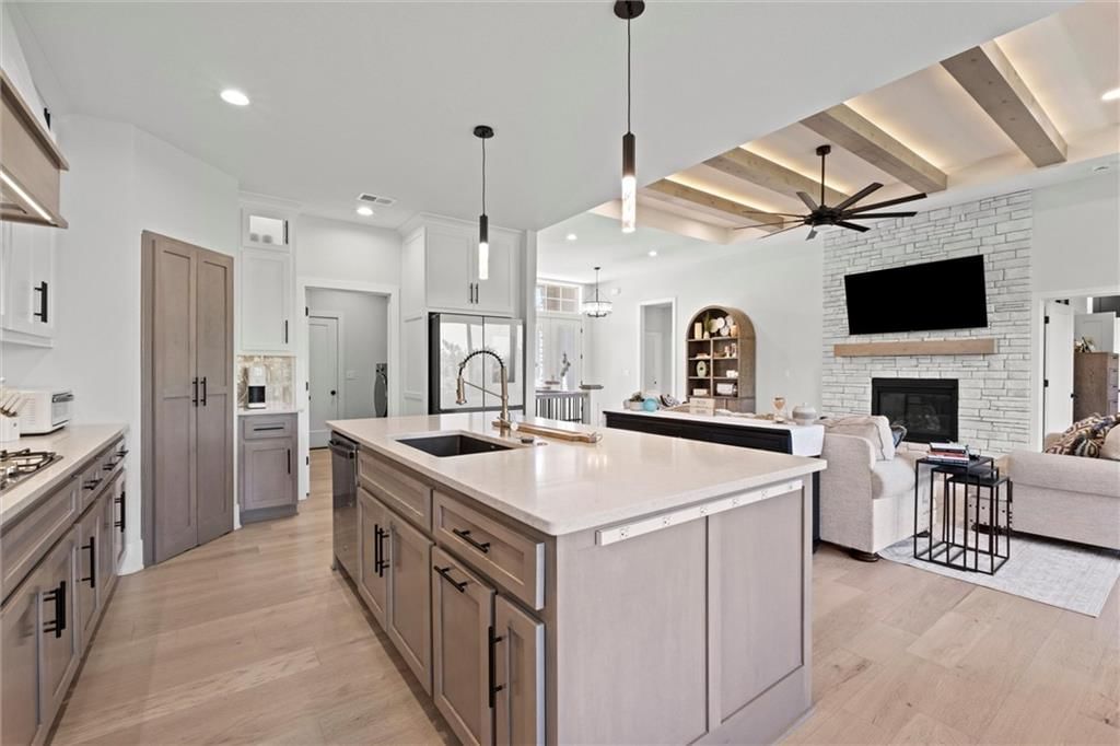 2625 SW Carlton Drive — photo 4