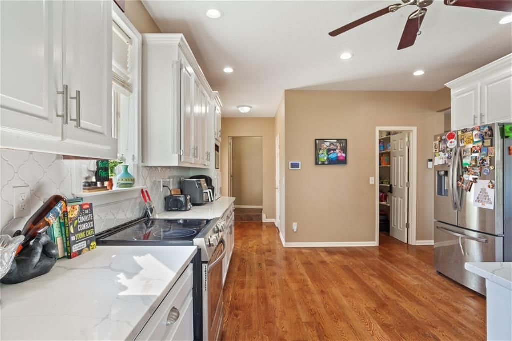 14 Emerald Shore Drive — photo 10