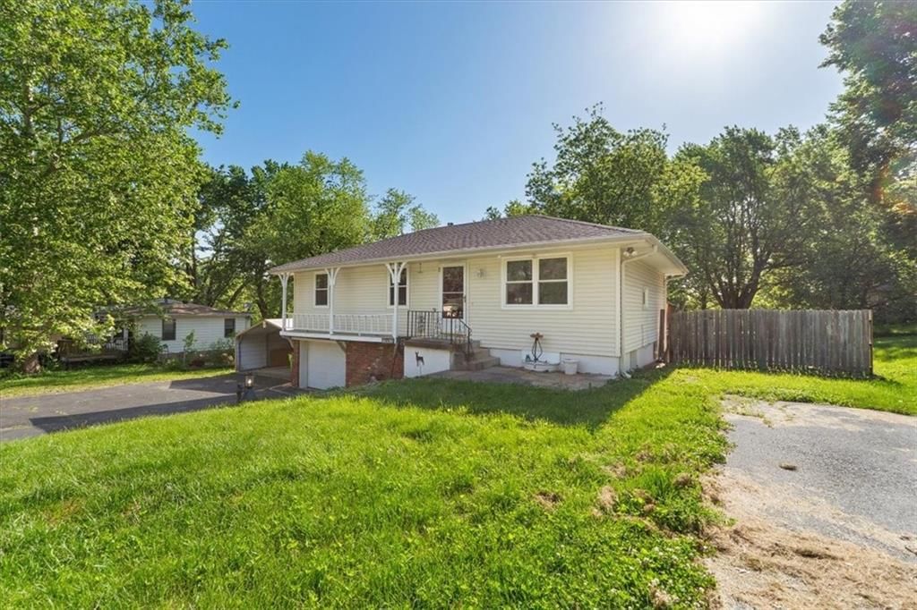 15513 Allen Avenue — photo 2